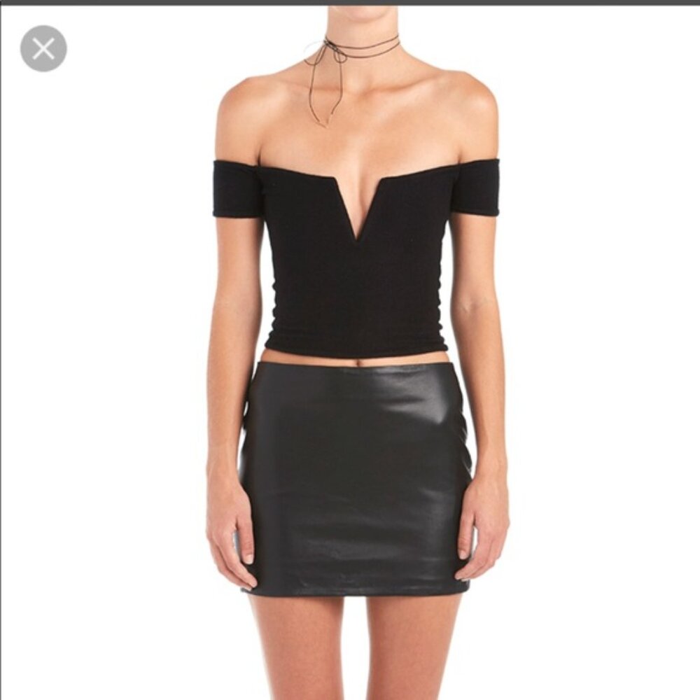 Are You Am I Kiko V-Neck Top Black S NWT